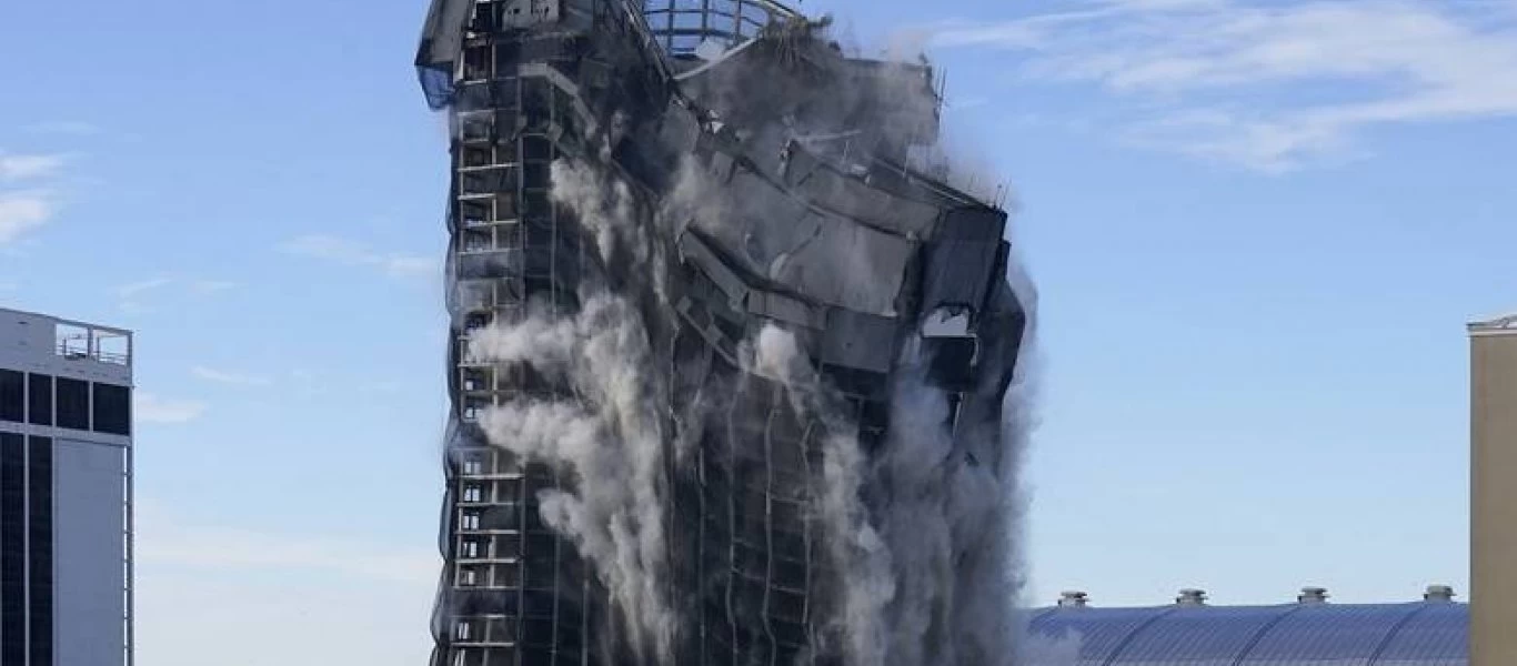 Εντυπωσιακές εικόνες από την κατεδάφιση του Trump Plaza στo Νιού Τζέρσεϊ (βίντεο)